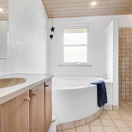 Vakantiehuis Lovely New Near Forest And Town *