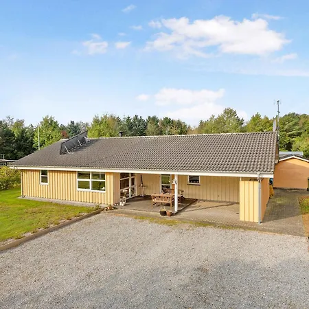 Tatil Evi Lovely New Near Forest And Town Hals