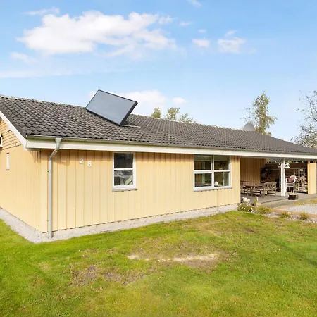 Lovely New Near Forest And Town Feriehus